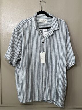 Abercrombie & Fitch Striped Short Sleeve Button-Down Shirt - Blue & White